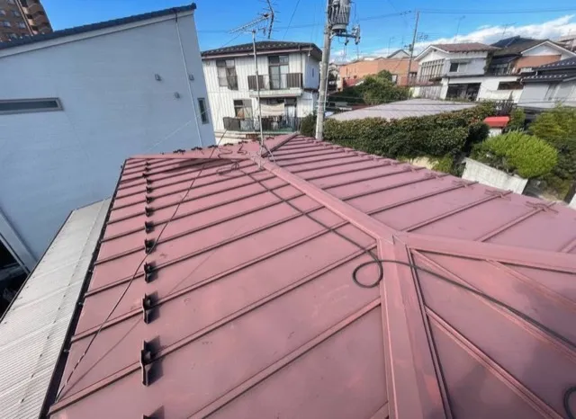 色あせてツヤが消えた外壁