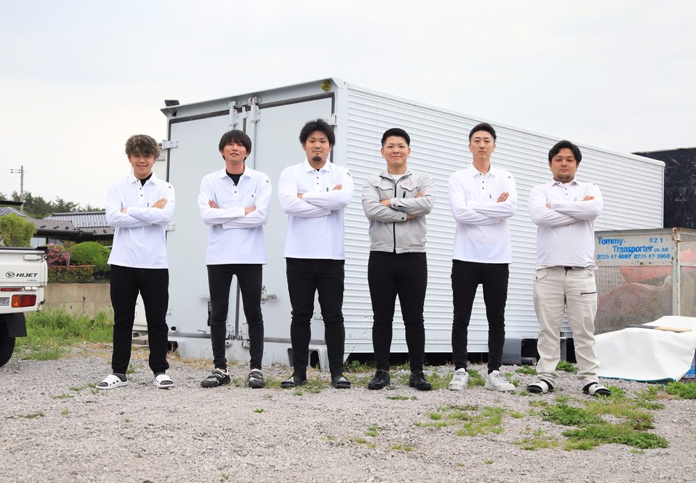 Newペイントのスタッフ。塩竈の事務所から宮城県内へ伺っています
