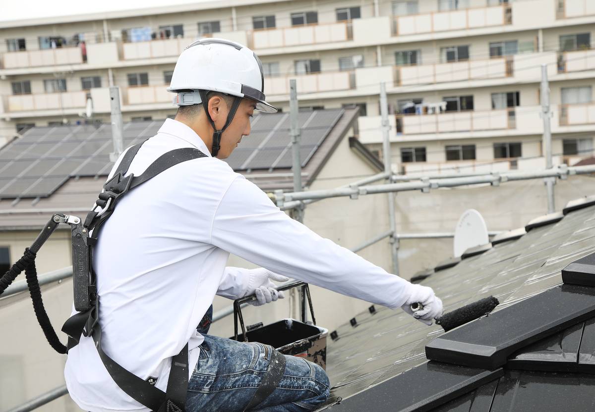 屋根塗装の施工作業