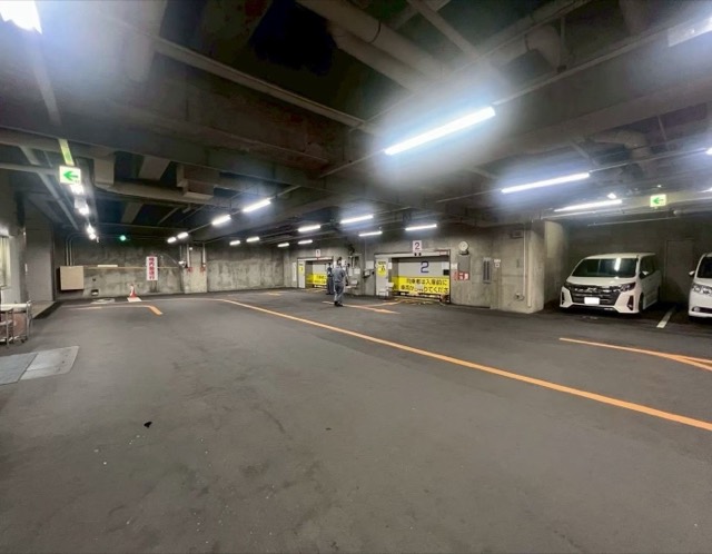 オフィスビル様 地下駐車場内塗装（福島市） 施工前